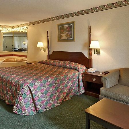 Executive Inn By Oyo Ridgeway I-77 Room photo